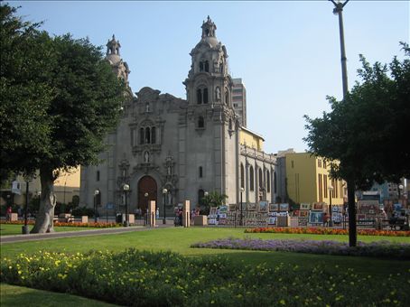 Miraflore,s Lima, Parque Kennedy